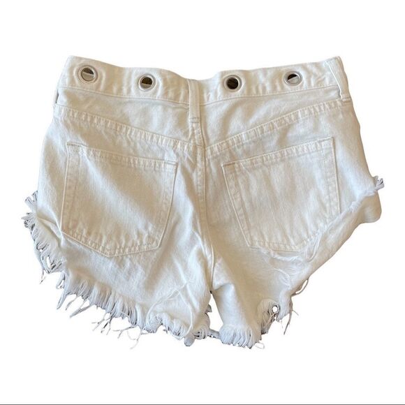 We the Free‎ White Distressed Shorts with Grommets in Waist for Tie Belt - 24 - Picture 9 of 9